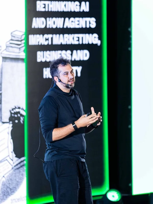 Daniel Hulme on stage at GrowthTank